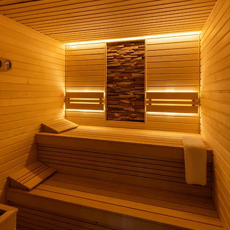 Хотел утопия форест 3*