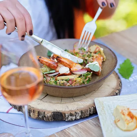 Utopia Forest Szálloda Burgasz