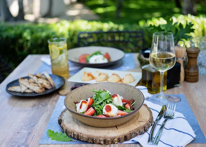 Utopia Forest מלון 3*